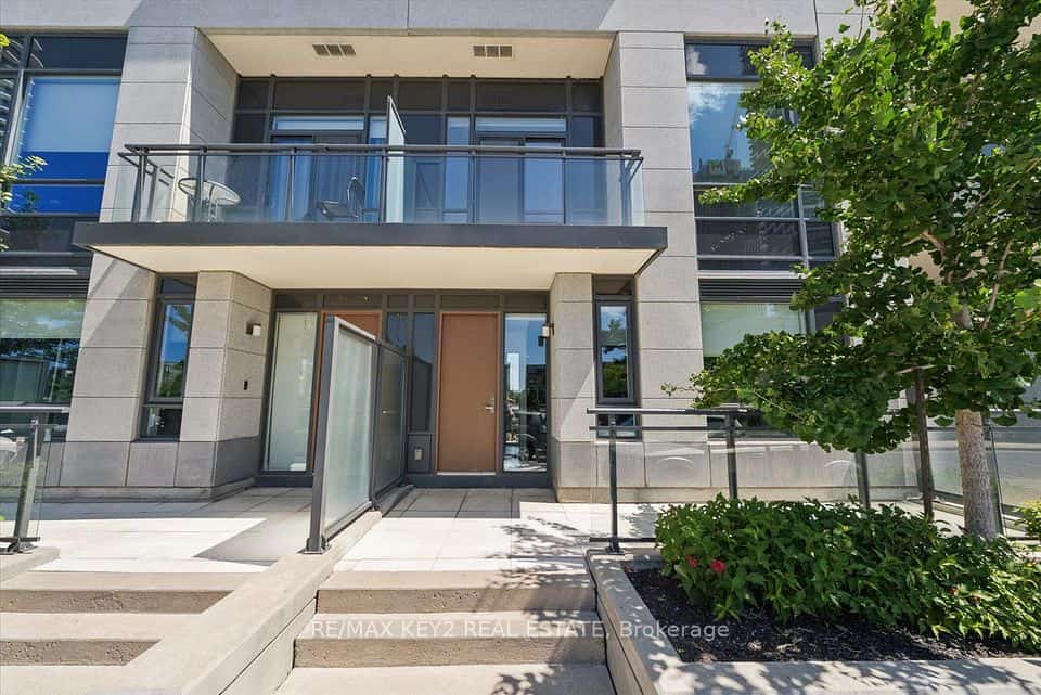 4011 Brickstone Mews #TH6, Mississauga, ON L5B 0G3