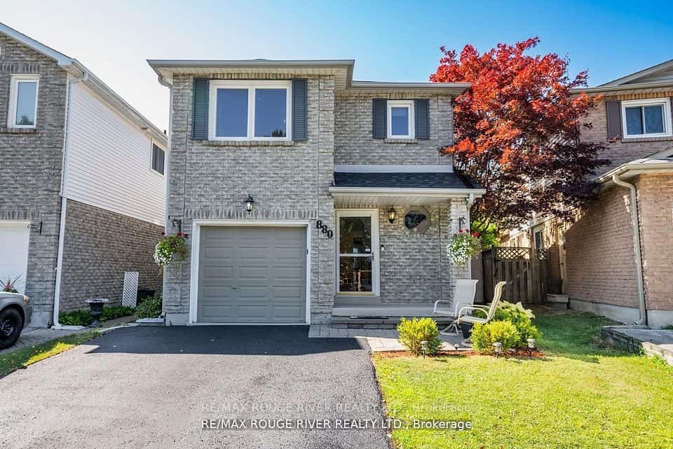 880 Castlegrove Avenue, Oshawa, ON L1J 7Y4
