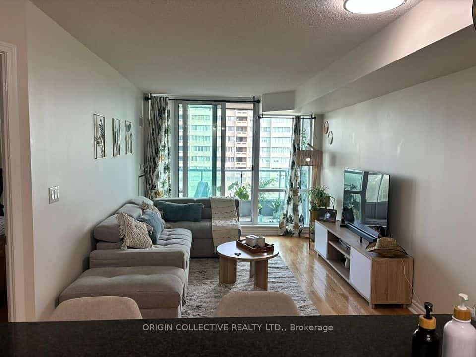 1 Elm Drive W #1101, Mississauga, ON L5B 4M1