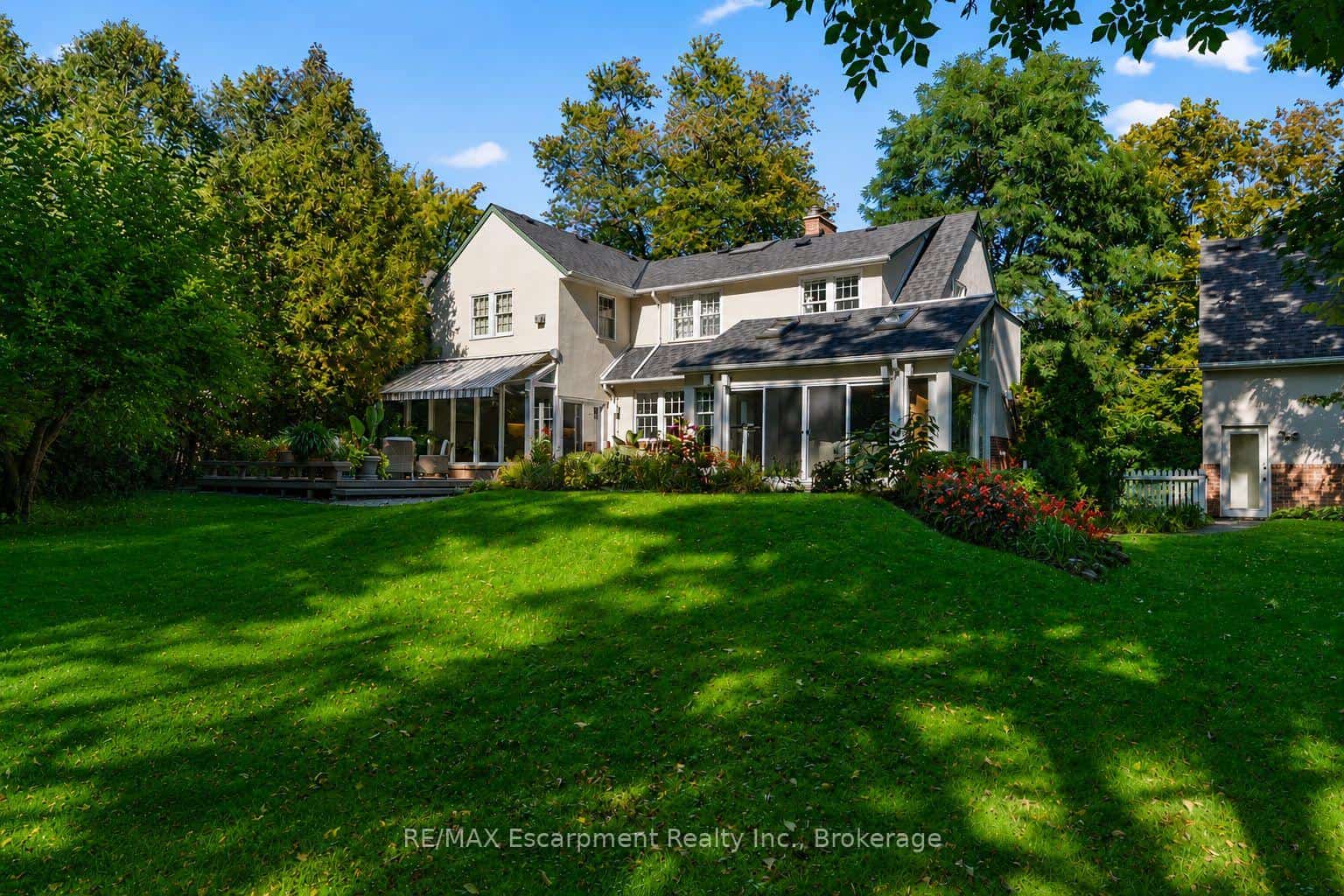 74 Howard Avenue, Oakville, ON L6J 3Y5
