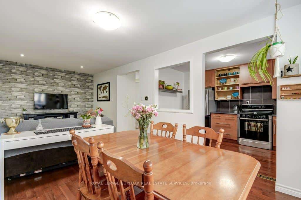 1350 Limeridge Road E #18, Hamilton, ON L8W 1L6