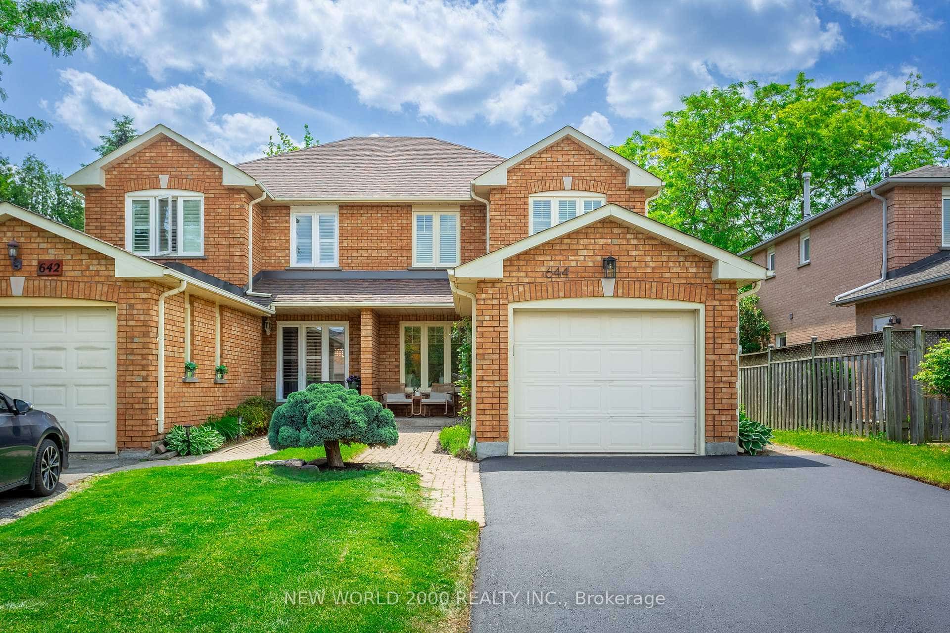 644 Amelia Crescent, Burlington, ON L7L 6E5