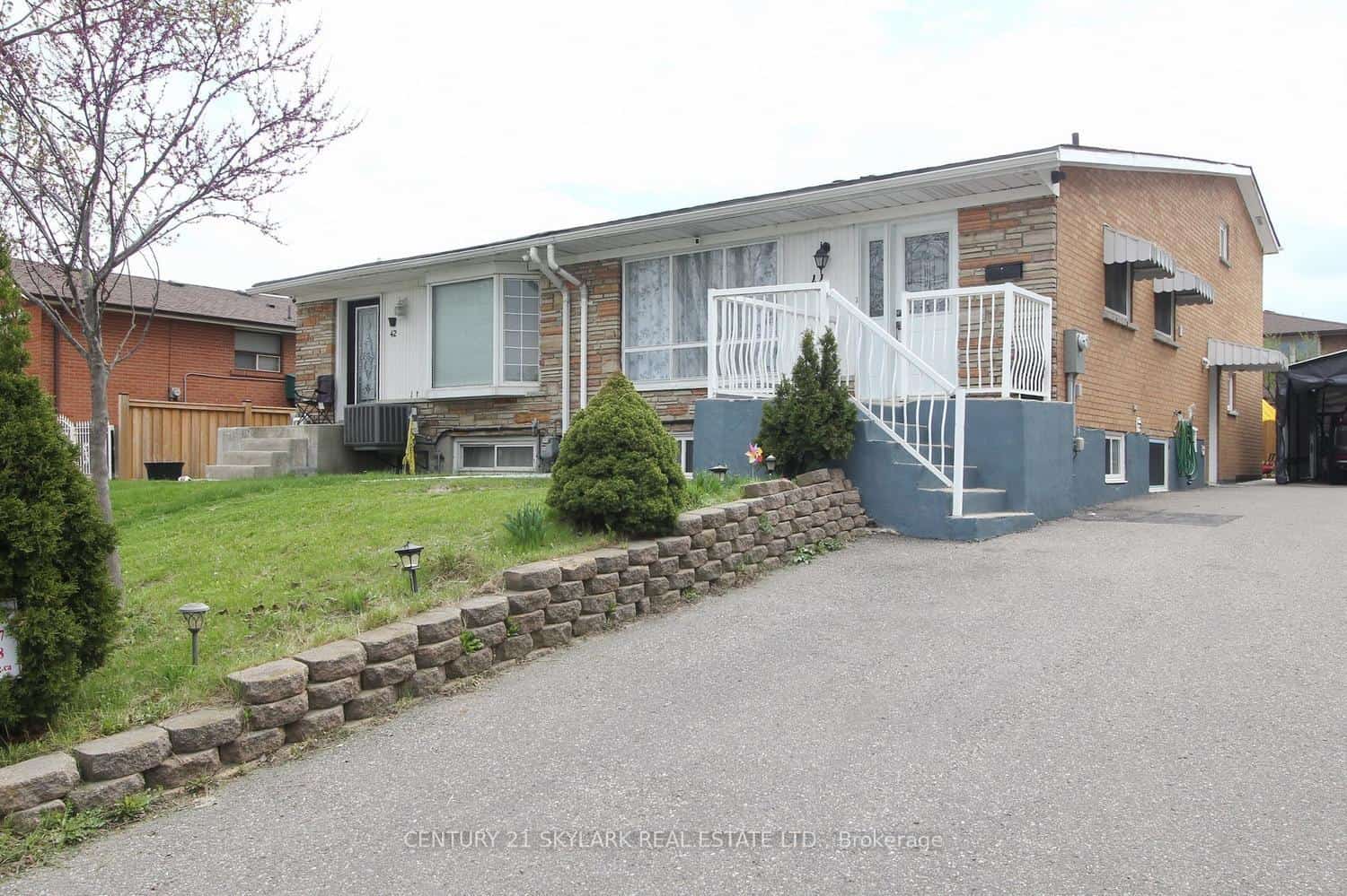 44 Sharon Court, Brampton, ON L6W 3B7