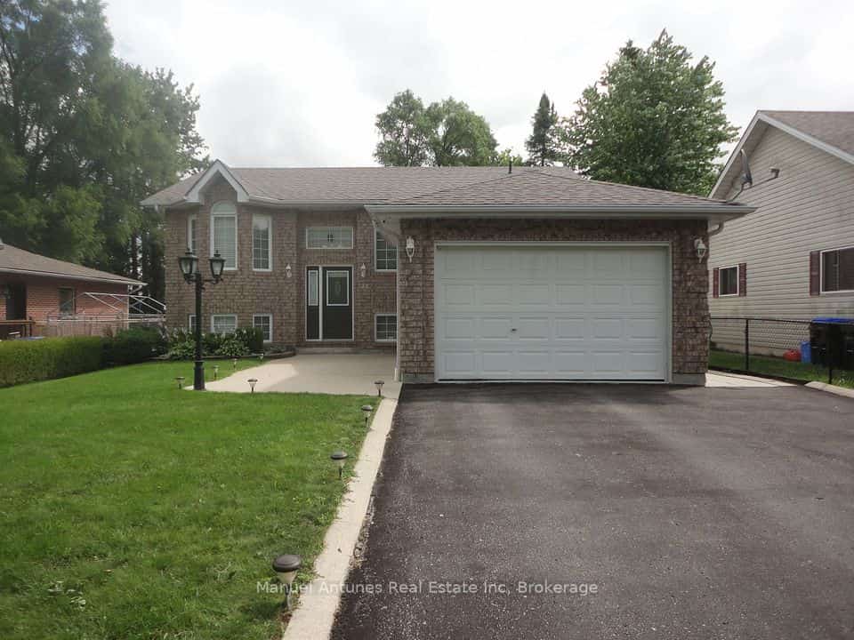 15 47th Street S, Wasaga Beach, ON L9Z 1Y5