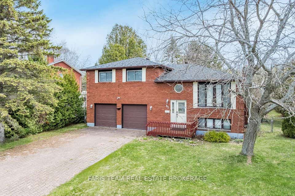 51 Beck Boulevard, Penetanguishene, ON L9M 1E2