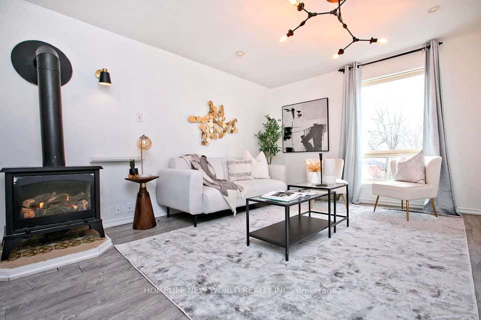 579 Lake Drive S, Georgina, ON L4P 1T2