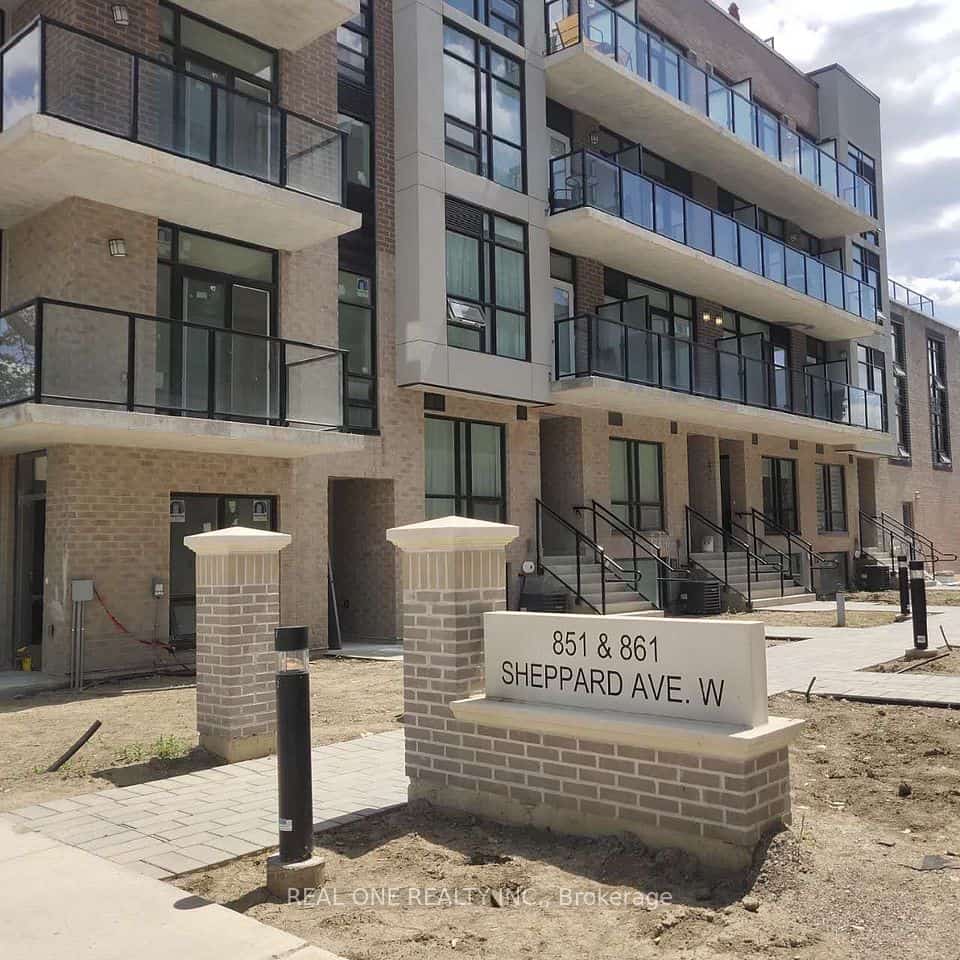 851 Sheppard Avenue W #13, Toronto, ON M3H 0G2