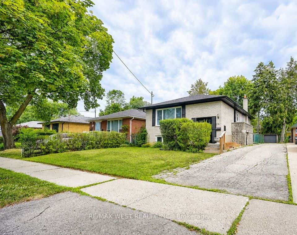 24 Waxham Road, Toronto, ON M9W 3L3