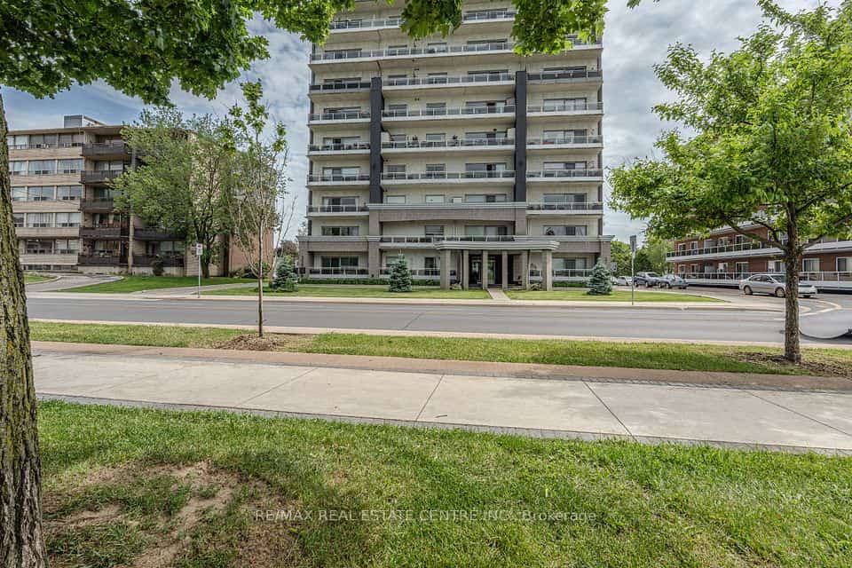 350 Concession Street #403, Hamilton, ON L9A 1B6