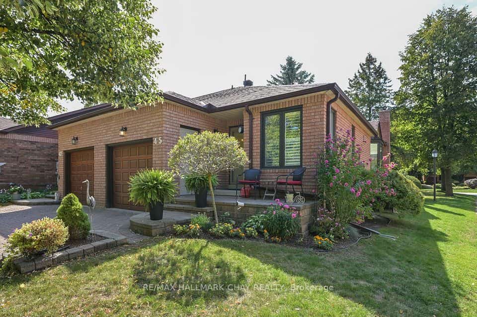 45 Green Briar Road, New Tecumseth, ON L9R 1R6
