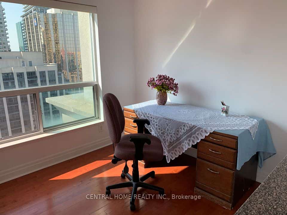 21 Hillcrest Avenue #2203, Toronto, ON M2N 7K2