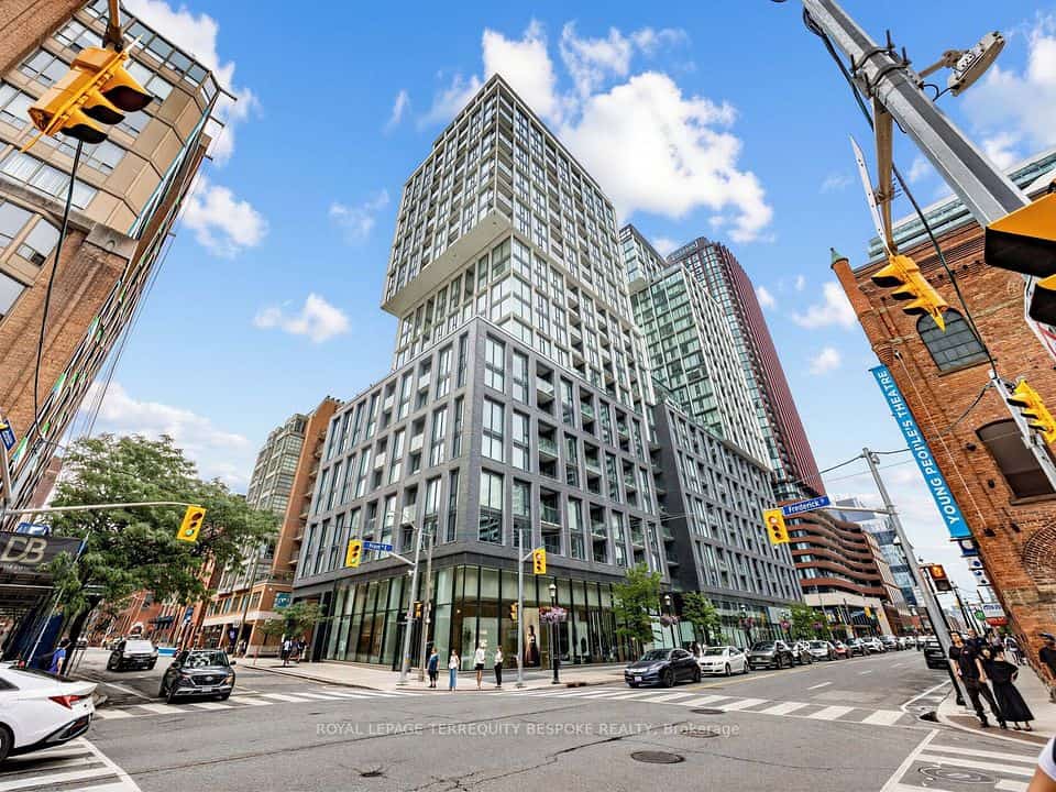 St. Lawrence Condominiums, Toronto