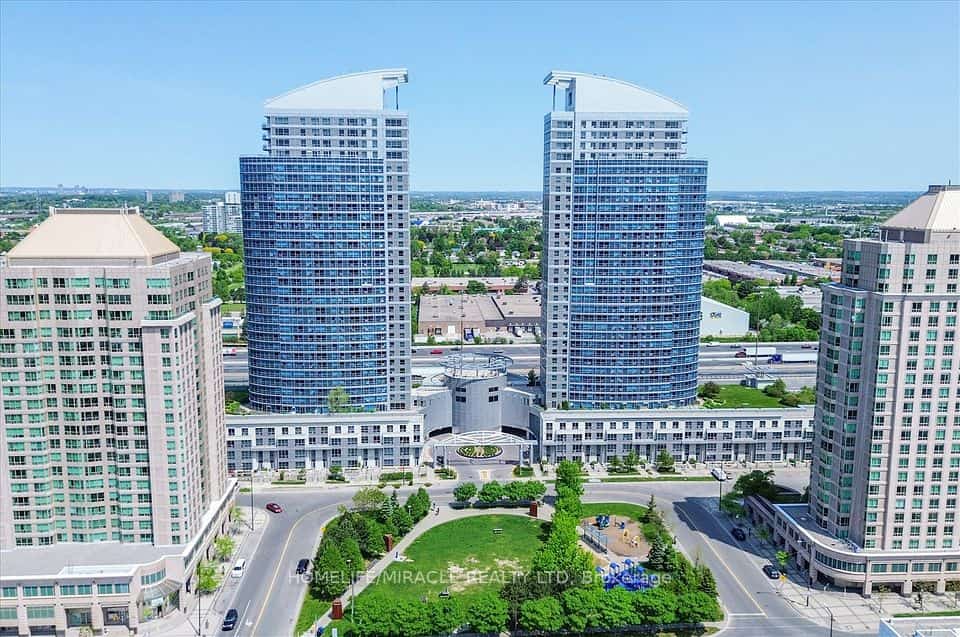 38 Lee Centre Drive #712, Toronto, ON M1H 3J7