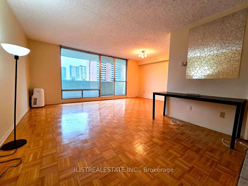 5 Massey Square #407, Toronto, ON M4C 5L6