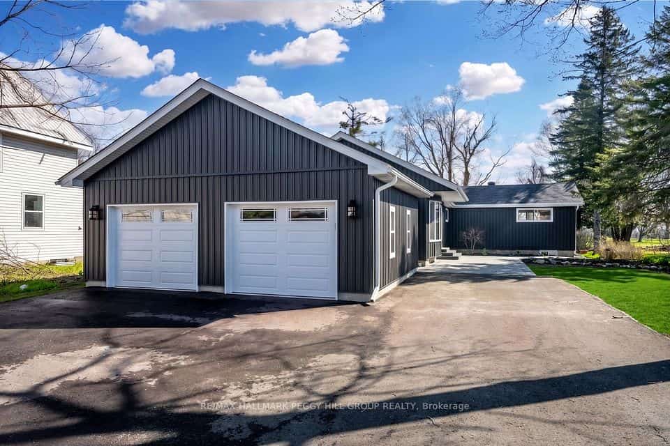 386 Peter Street N, Orillia, ON L3V 5A7