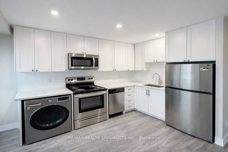 118 Tyndall Avenue, Toronto