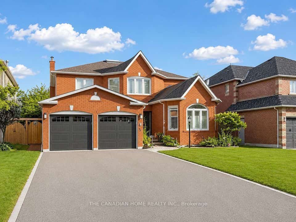 19 Wigston Court, Whitby, ON L1R 2B9