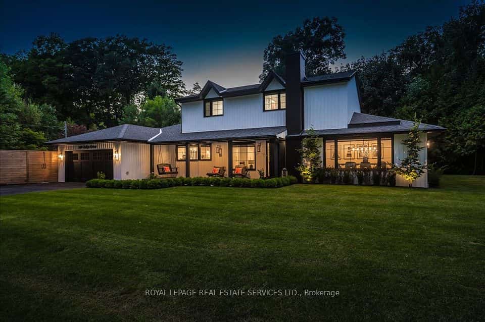 169 Oakes Drive, Mississauga, ON L5G 3M2