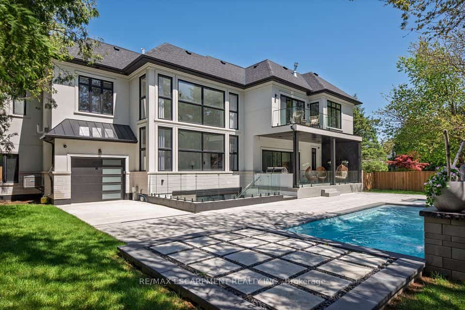 2110 Stonehouse Crescent, Mississauga, ON L5H 3J1