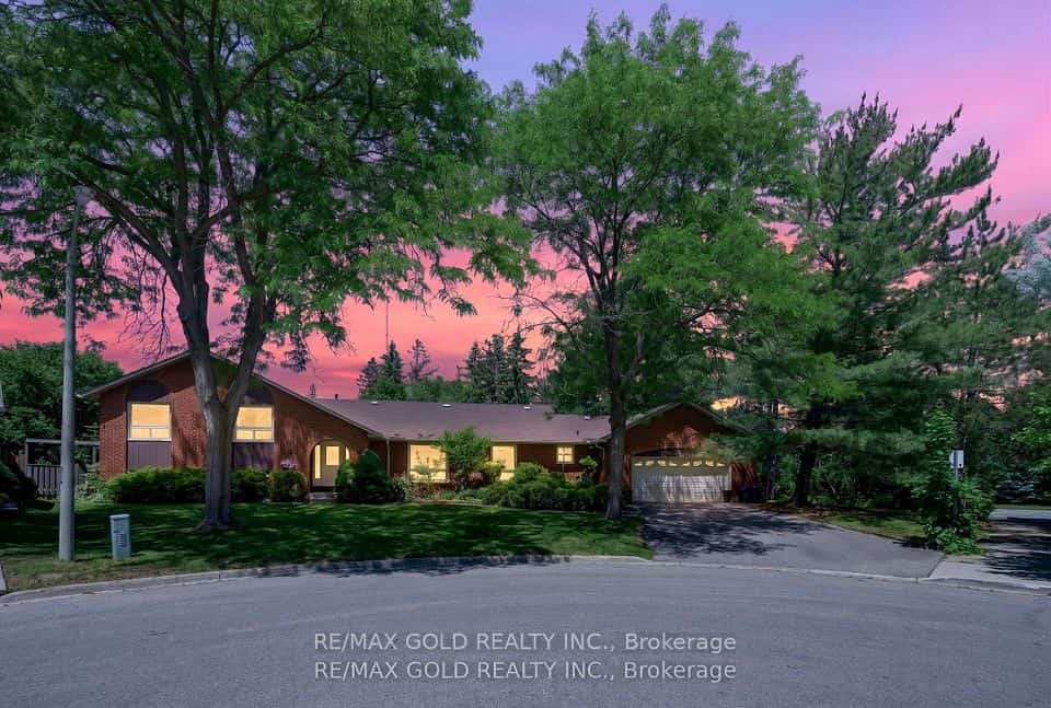 14 Cairnmore Court, Brampton, ON L6Z 1T6