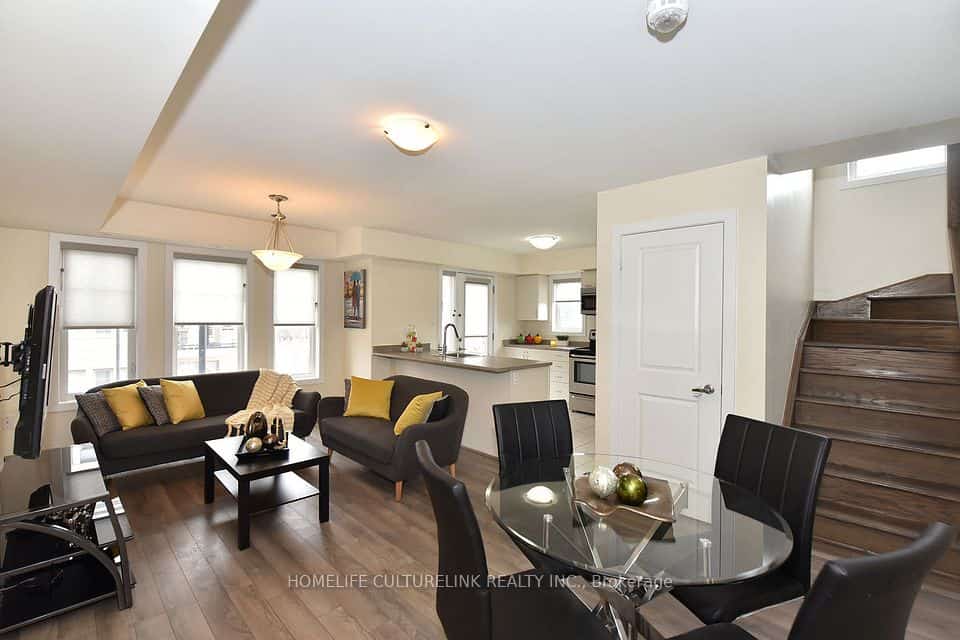 100 Parrotta Drive #89, Toronto, ON M9M 0B5