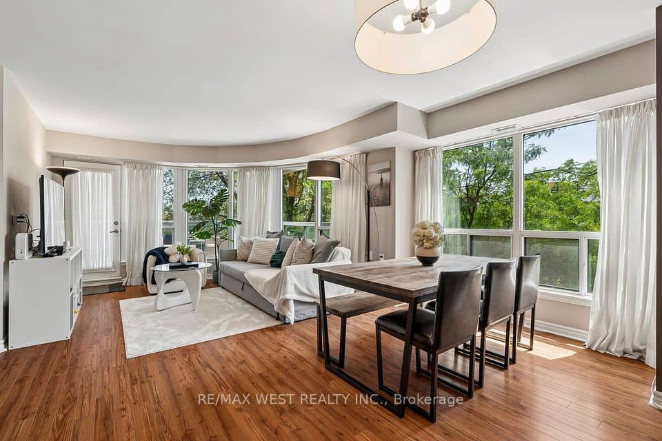 890 Sheppard Avenue, Toronto