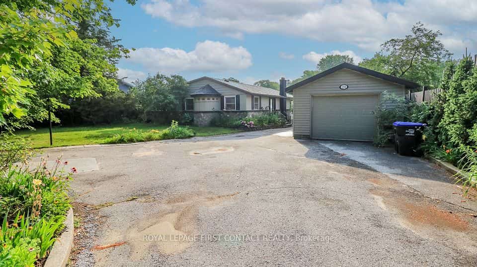 21 Sunnidale Road, Wasaga Beach, ON L9Z 2M5
