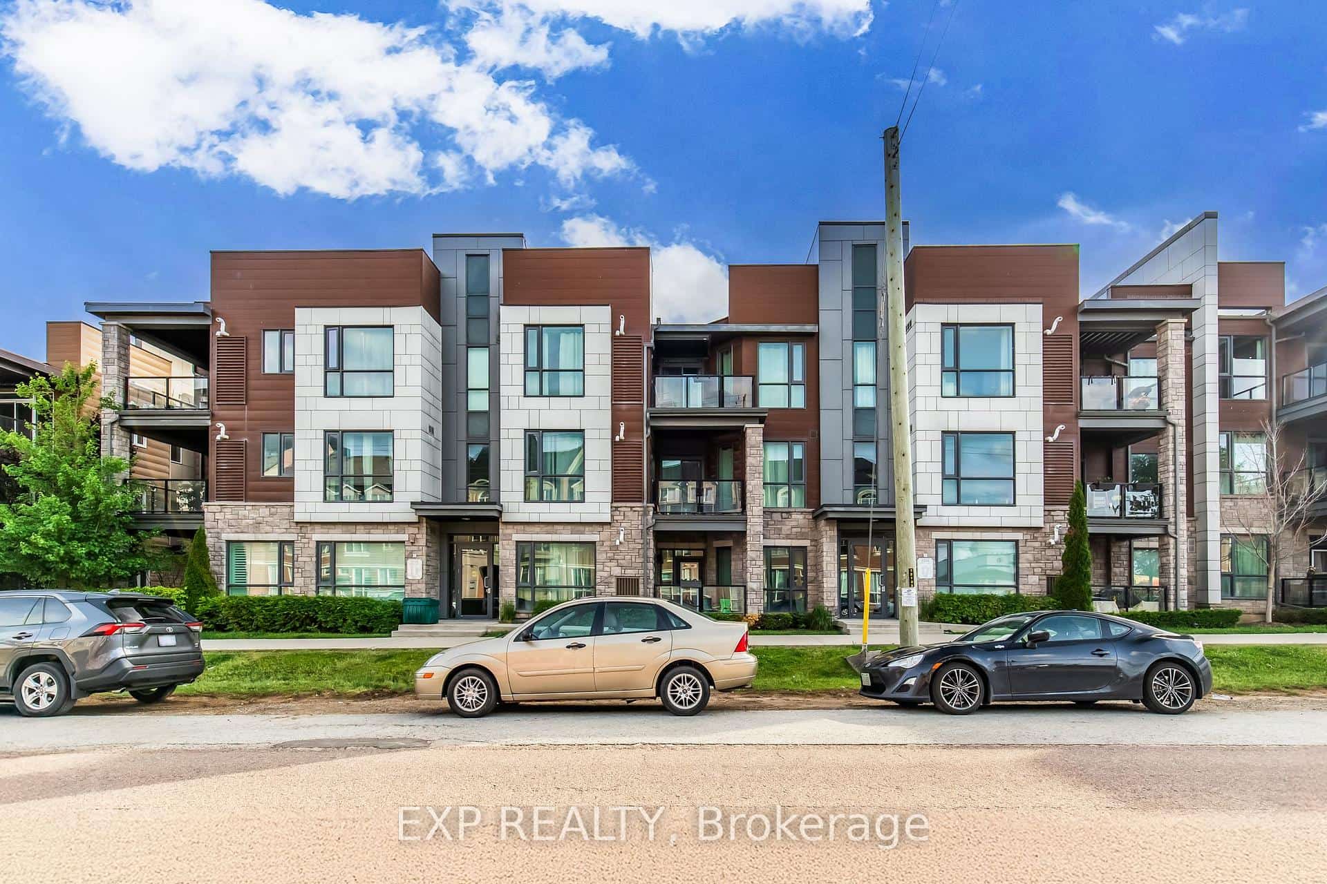 2388 Khalsa Gate #212, Oakville, ON L6M 1P5