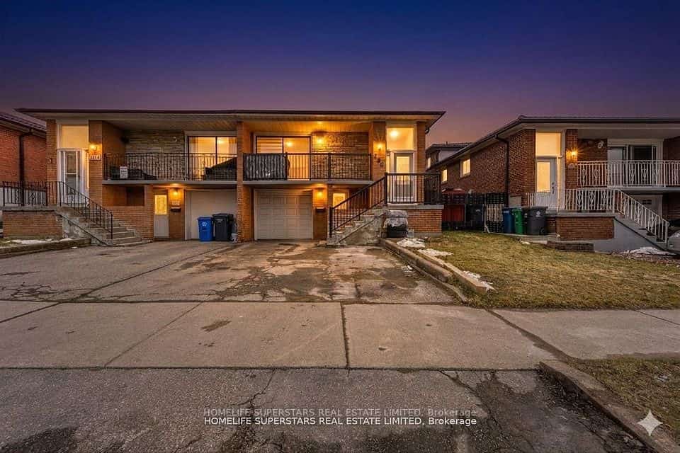 306 Royal Salisbury Way, Brampton, ON L6V 3G5