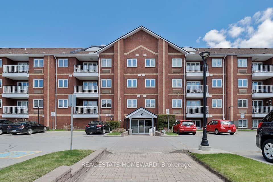 195 Lake Driveway West, Ajax