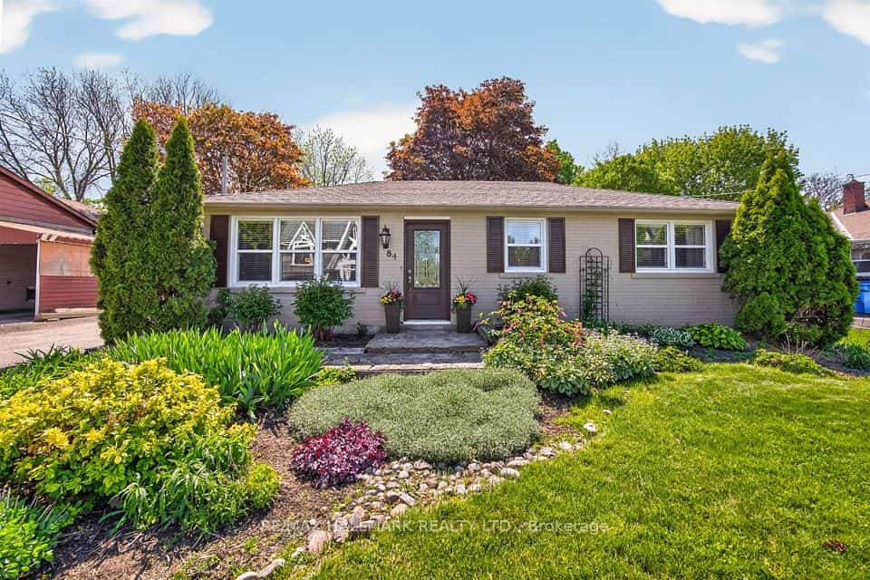 84 Park Drive, Whitchurch-Stouffville, ON L4A 4T3