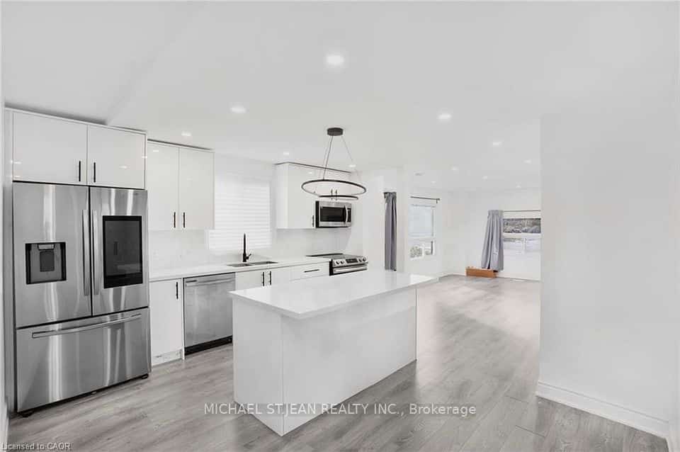 68 York Street, Hamilton, ON L9H 1L7