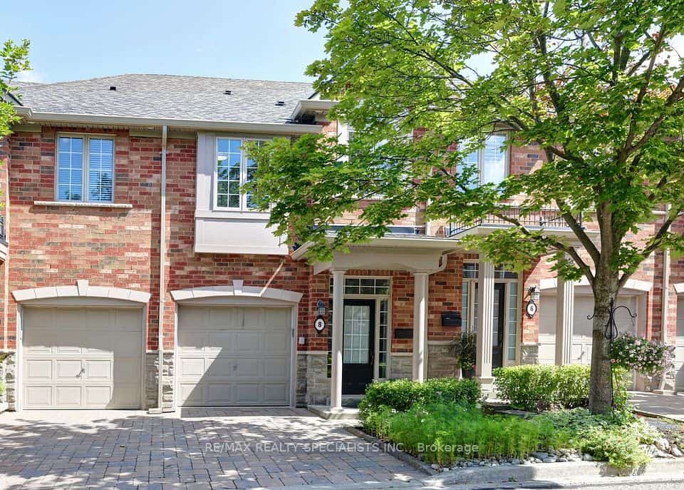 2401 Fifth Line W #8, Mississauga, ON L5K 1V9