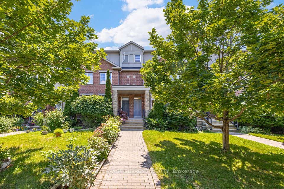 19B Hobden Place, Toronto, ON M9R 3R6