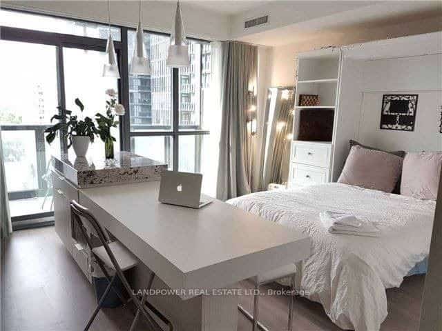 101 Charles Street E #1607, Toronto, ON M4Y 0A9