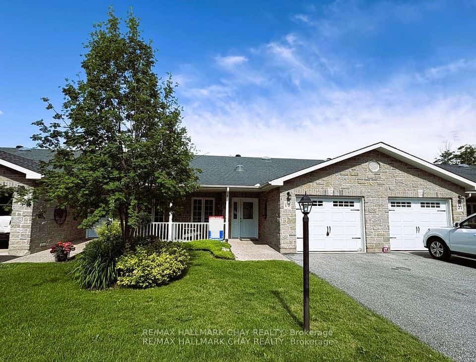 19 Greenway Drive, Wasaga Beach, ON L9Z 0E6