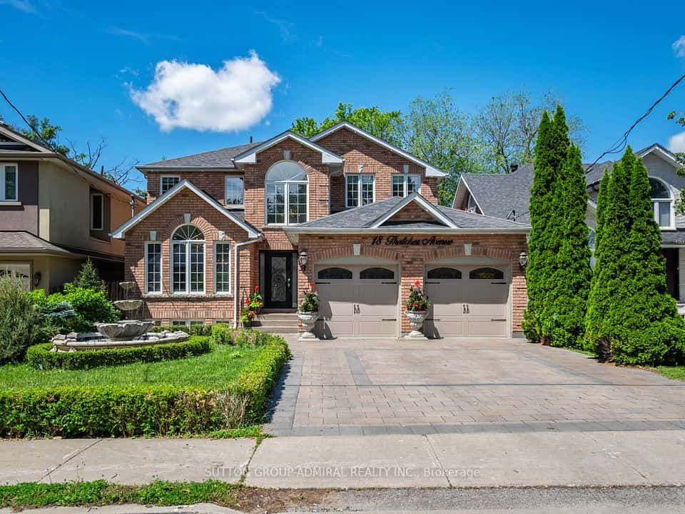 18 Thatcher Avenue, Toronto, ON M1M 2M2
