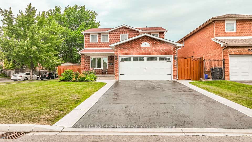 2 Burnley Place, Brampton, ON L6Z 2V1