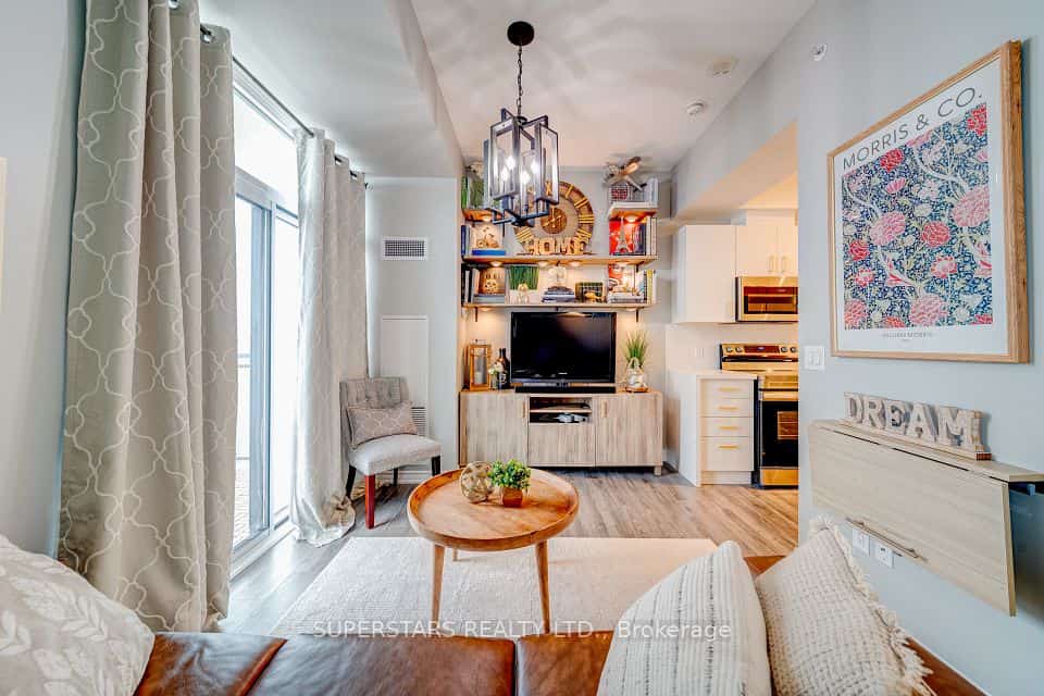 11611 Yonge Street #525, Richmond Hill, ON L4E 1G2