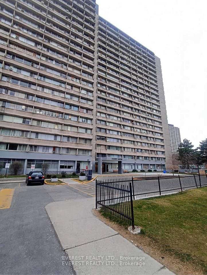 10 Sunny Glenway #1406, Toronto, ON M3C 2Z3