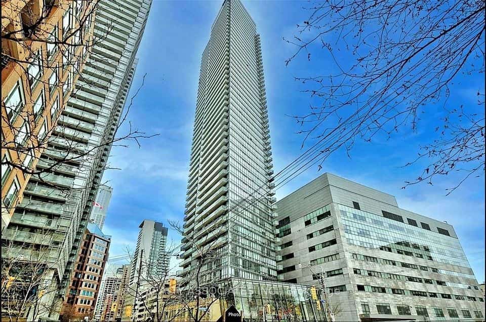 832 Bay Street #1309, Toronto, ON M5S 1Z6