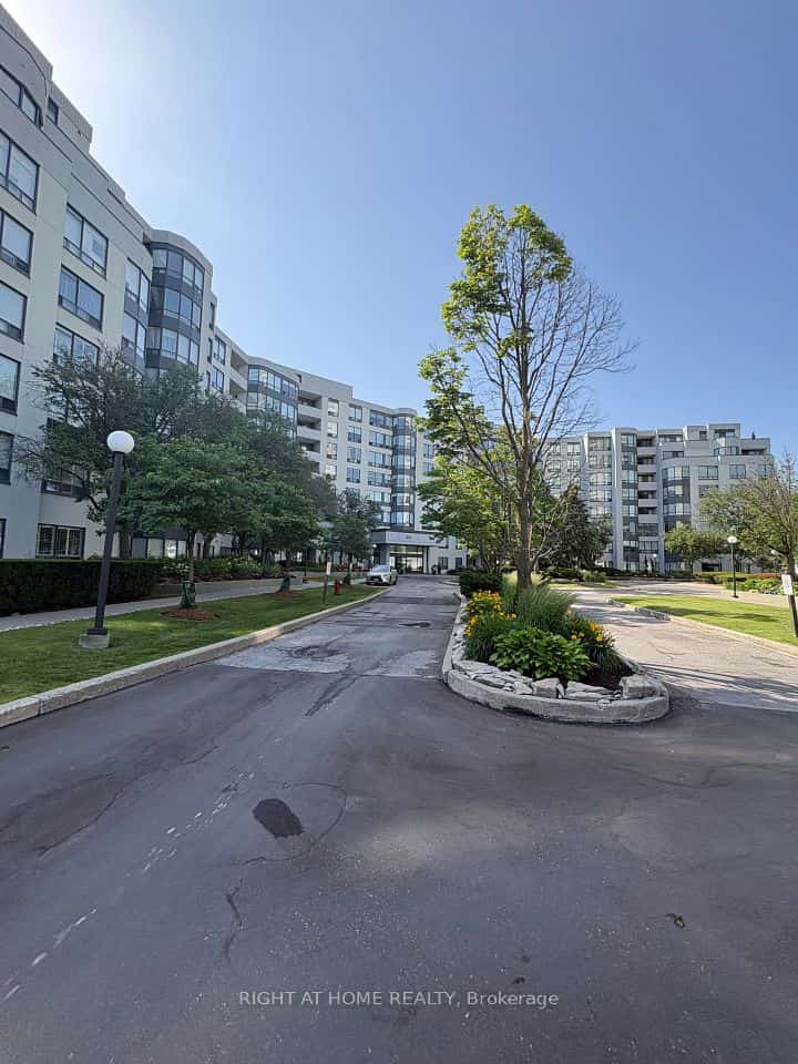 333 CLARK Avenue W #412, Vaughan, ON L4J 7K4