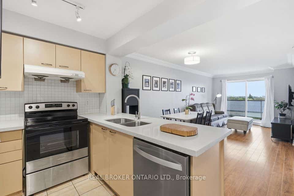 2 Clairtrell Road #609, Toronto, ON M2N 7H5