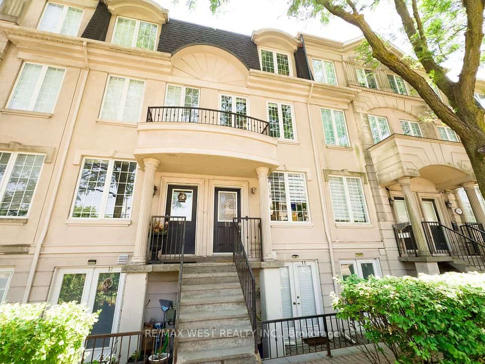 757 Sheppard Avenue W #11, Toronto, ON M3H 2S9