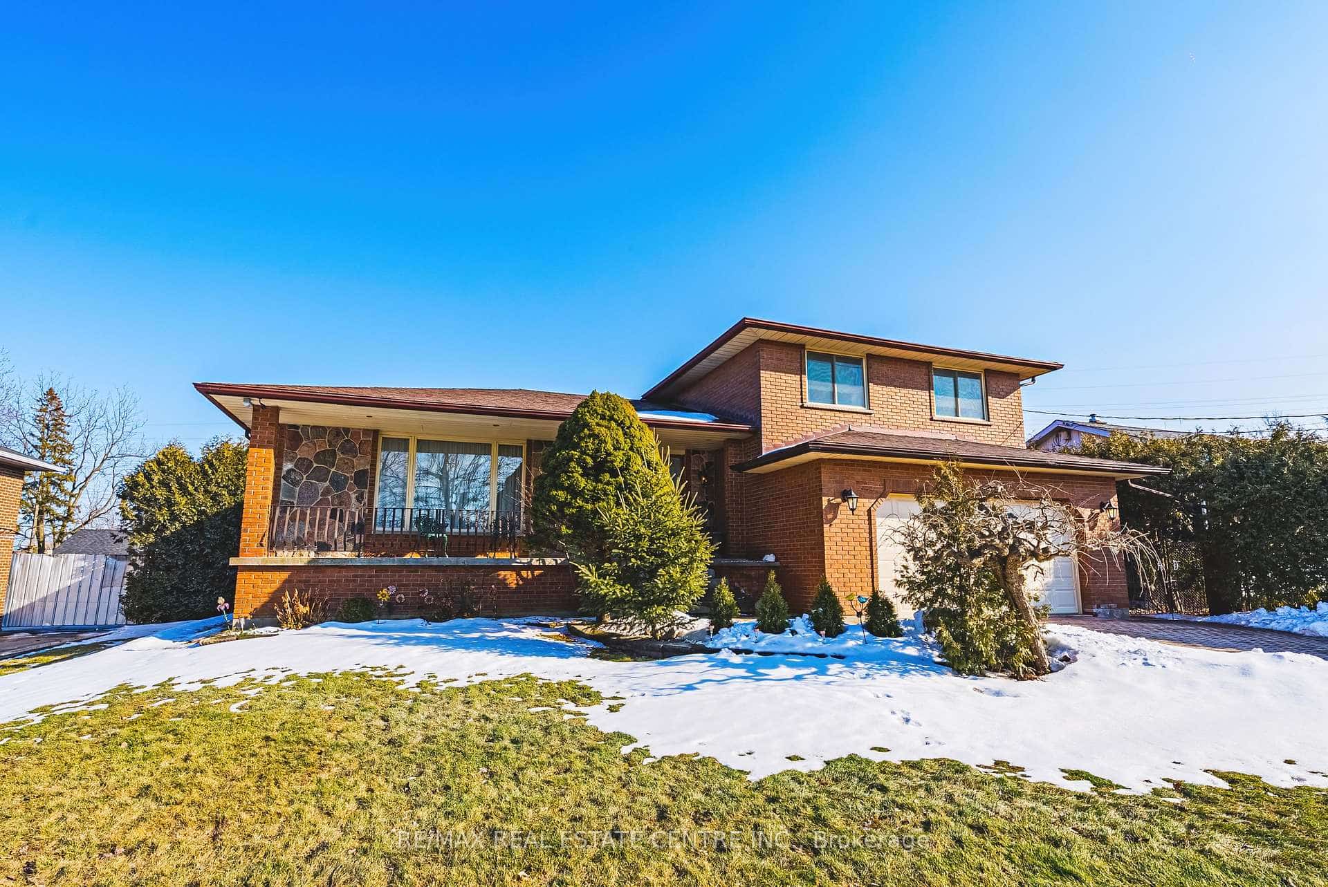 53 Glover Road, Hamilton, ON L8W 3S8