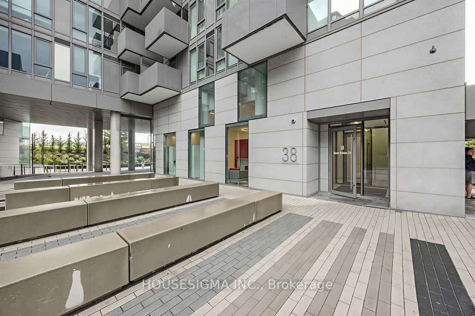 38 Monte Kwinter Court #7, Toronto, ON M3H 0E2