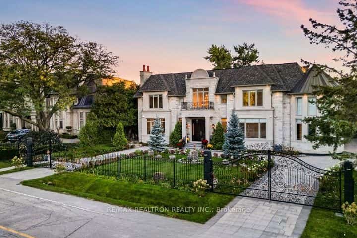 267 Arnold Avenue, Vaughan, ON L4J 1C3