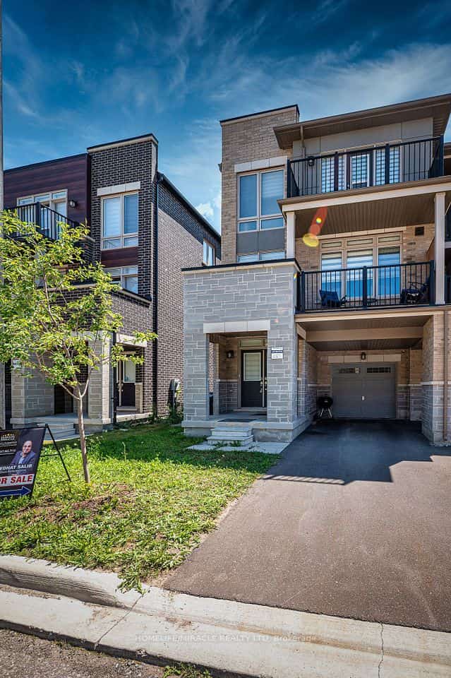 23 Arrowview Drive, Brampton, ON L7A 5H6