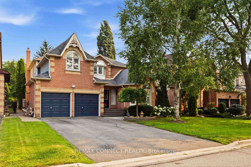 9 Nettle's Court, Whitby, ON L1P 1L5