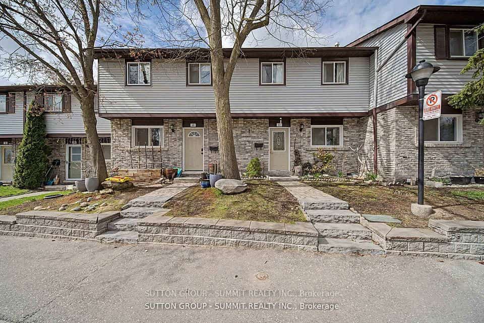 45 E Hansen Road N #61, Brampton, ON L6V 3C5